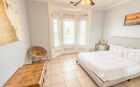 3Bd Little Italy Cottage A++ Location